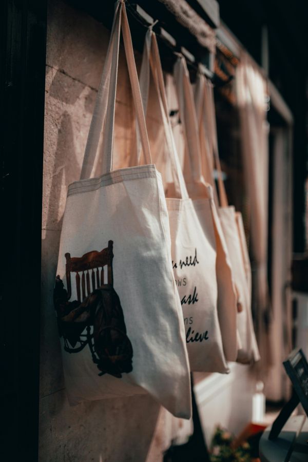 Les 4 atouts majeurs du tote bag personnalisé pour votre entreprise